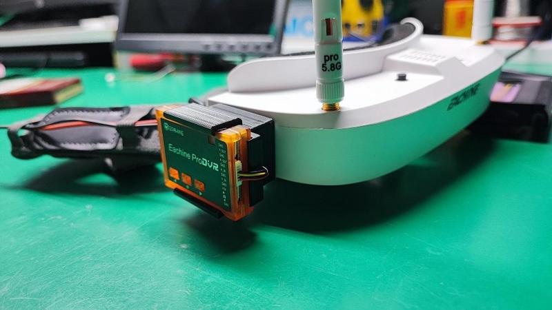 EACHINE EV100 - PRO DVR HOLDER