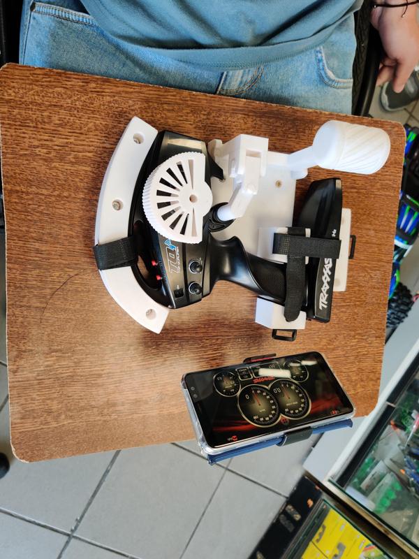 Tetraplegic adapter Traxxas TQi remote control