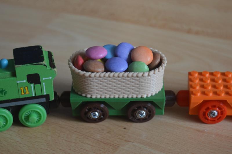 Basket Wagon for Wooden Trains