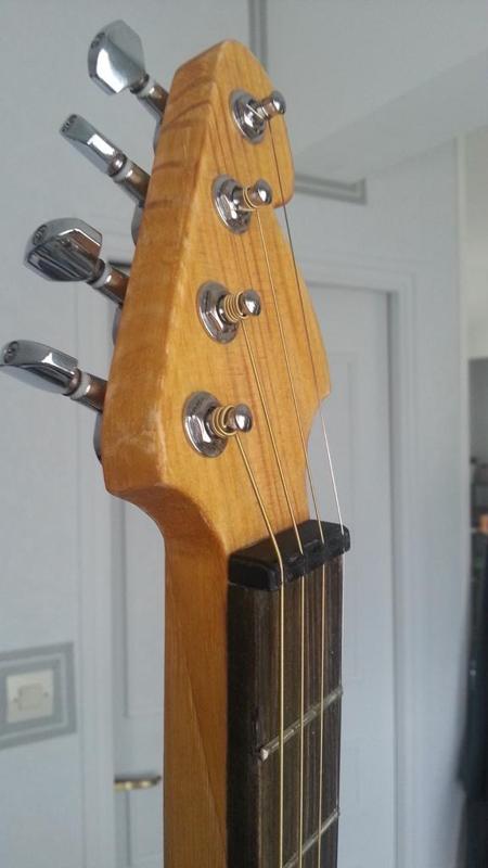 Sillet de tête pour cigarbox guitar 4 cordes