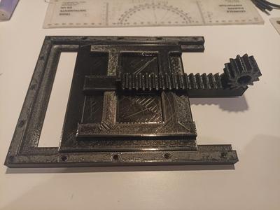 Rack-and-pinion hatch