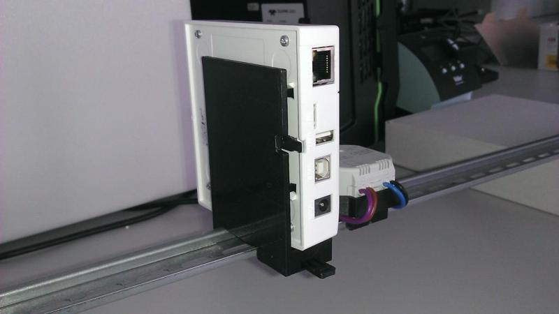 xComfort SHC Vertical+Horizontal DIN rail mount