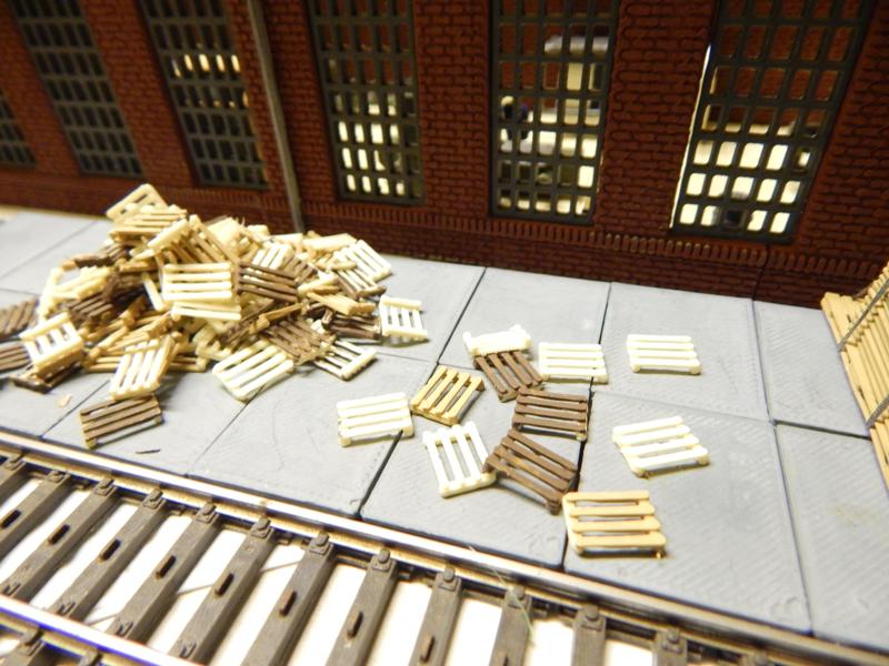 ISPN Disposable pallet, light H0 1:87