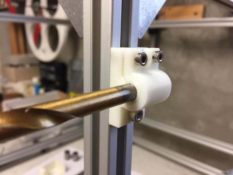 Klemmbock für 8er Bolzen auf 20er Alu-Profil