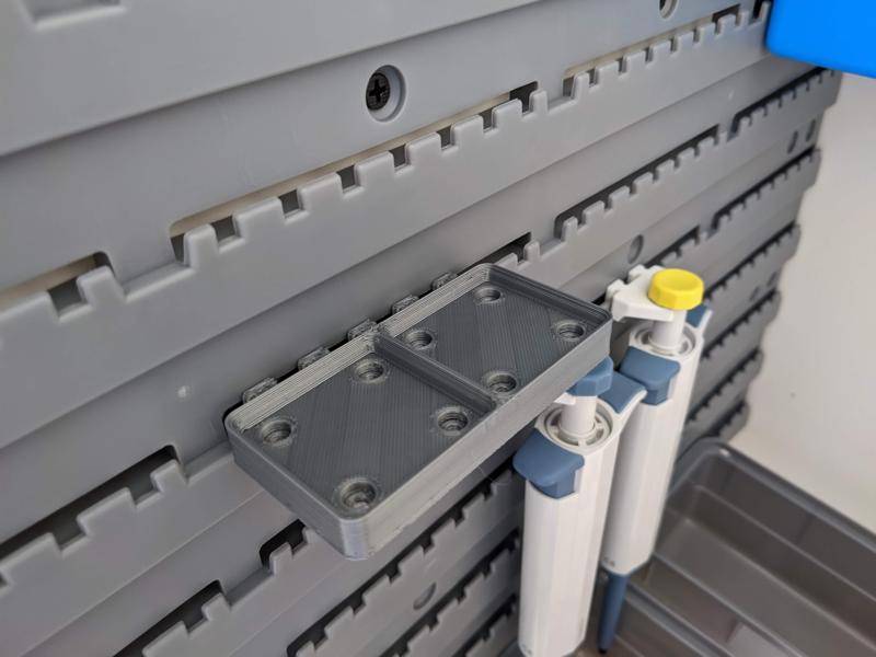 Gridfinity Base for Giantz Pegboard