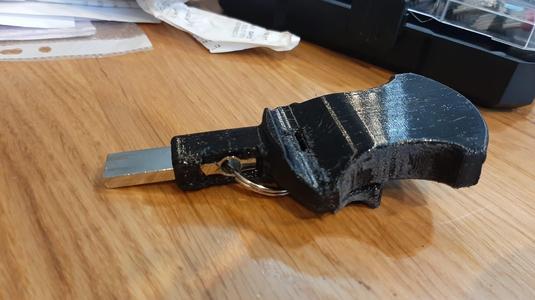 "prusa" usb card holder for better grip