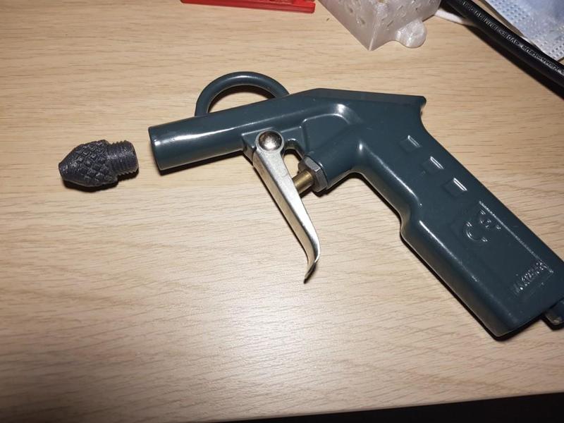 Pneumatic nozzle
