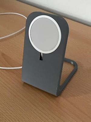 Iphone magsafe deskstand