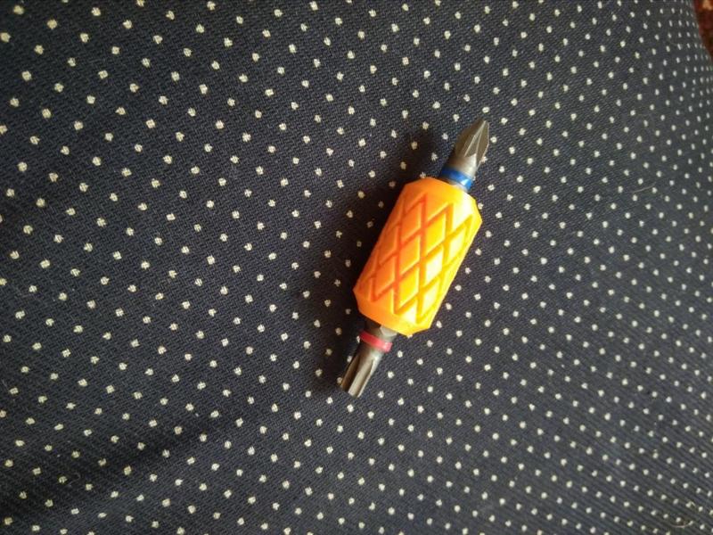 Mini double-sided hex bit driver