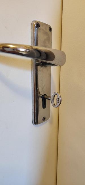 Keyhole Key Holder