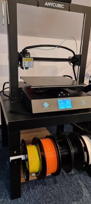 Filament holder for ikea lack table