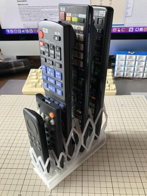 Customizable, connectable, material-saving remote holder with optional battery box