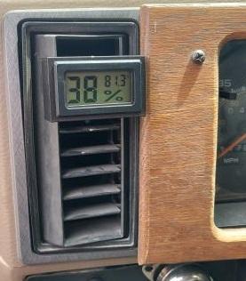 digital hydrometer/thermometer vent clip