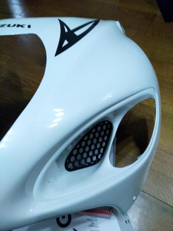 Suzuki GSX1300R Hayabusa GEN1 1999-2008 Left Air duct grille