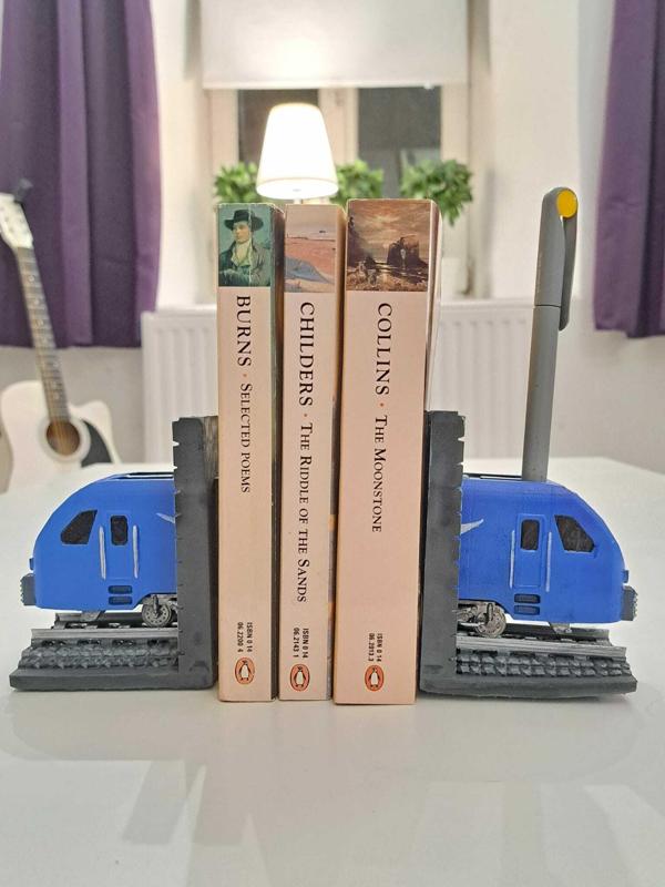 Train Pen Holder / Bookend Staedler Flirt 3