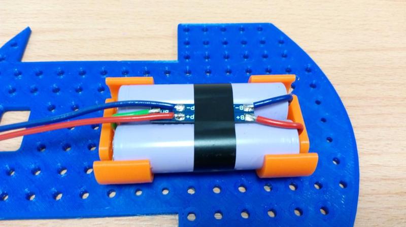 Li-ion 2S 18650 "clip" holder