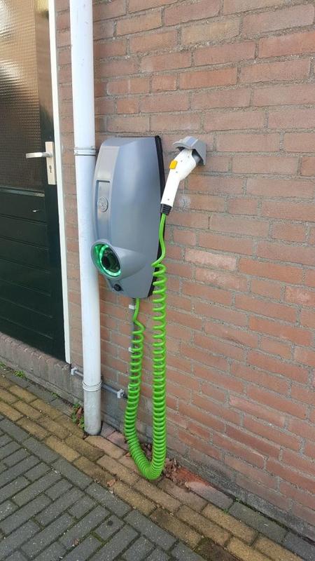 Light blocker for EV-Box charge station
