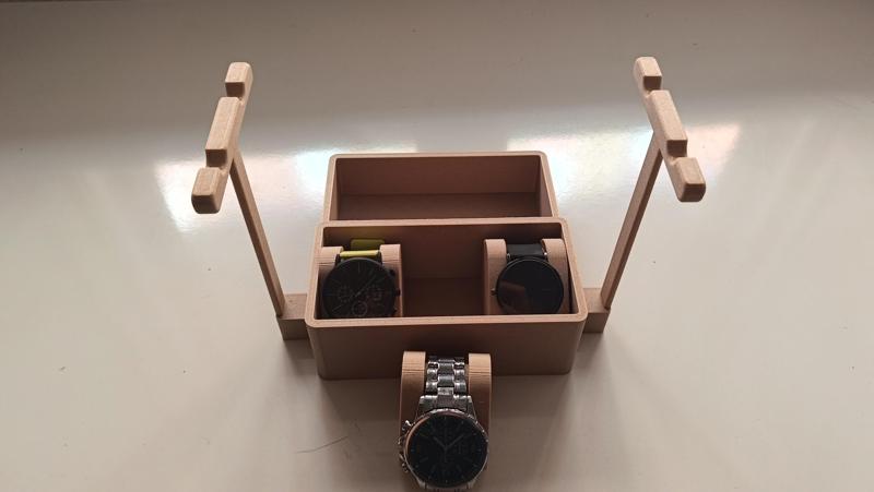 Box/jewelry box for watches and chains/collars