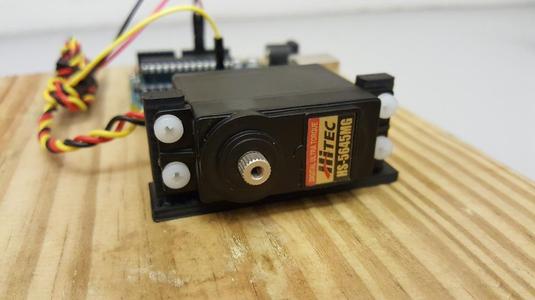 HiTEC 5645MG Servo Mount