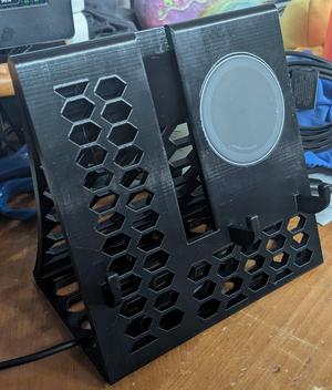 MagSafe Charging Stand (unfolded Portrait) for a Google Pixel 9 Pro Fold