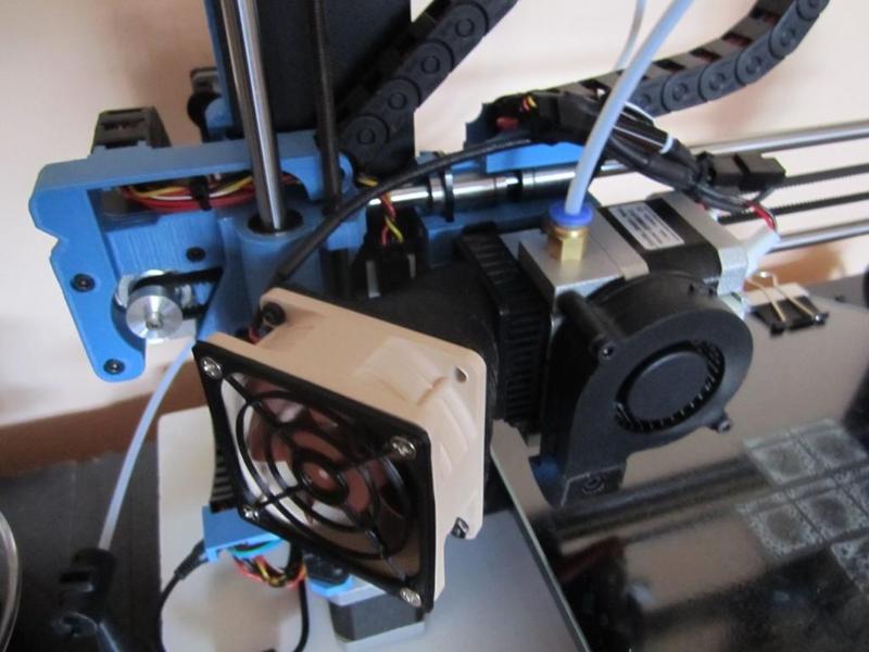 Prusa i3 Hephestos hot end fan adapter (40 to 60mm)