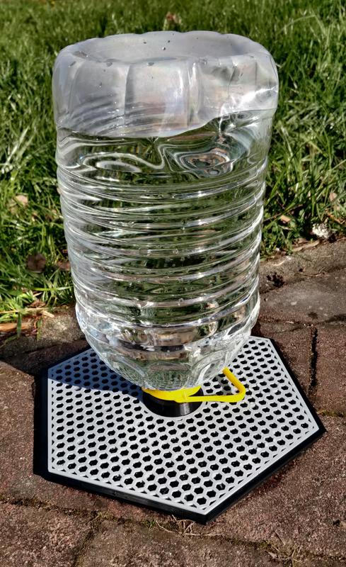 Fresh water Bee feeder for 5L PET bottle STL