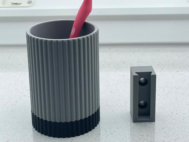 Wall-mounted Toothbrush Holder