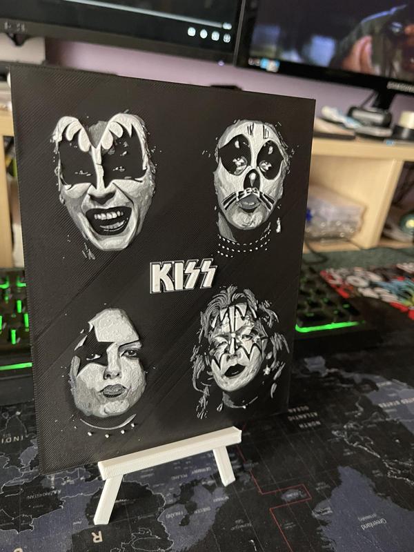 Kiss (#2) - Hueforge