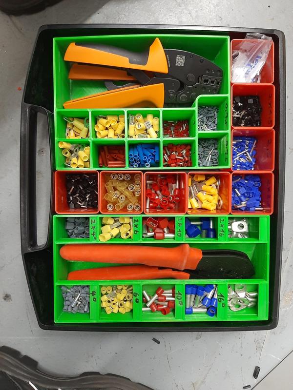 I-Box-Einsatz für eine Doppeladerenthülsen-Crimpzange