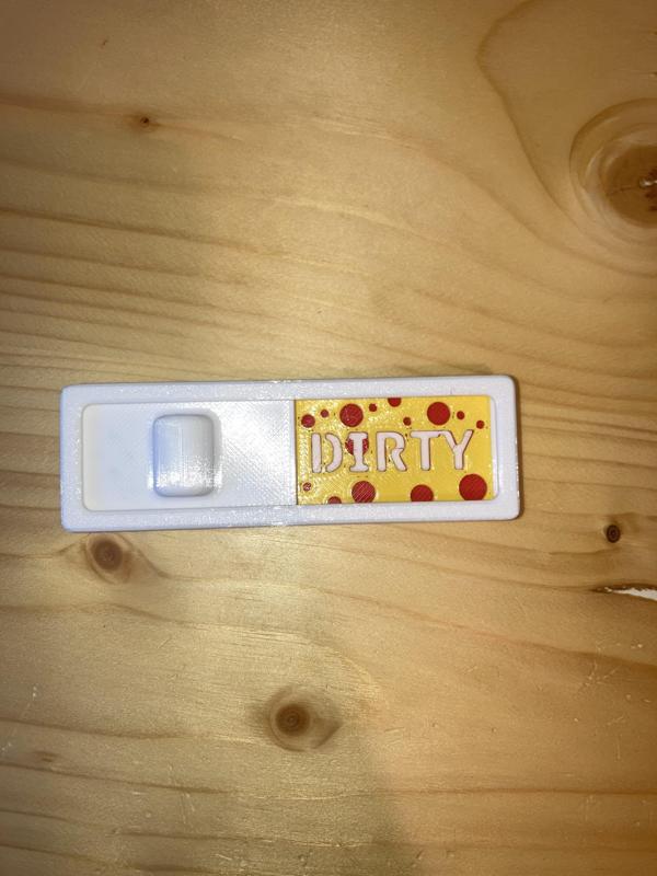 Dishwasher Clean/Dirty sign with bubbles and ketchup splotches