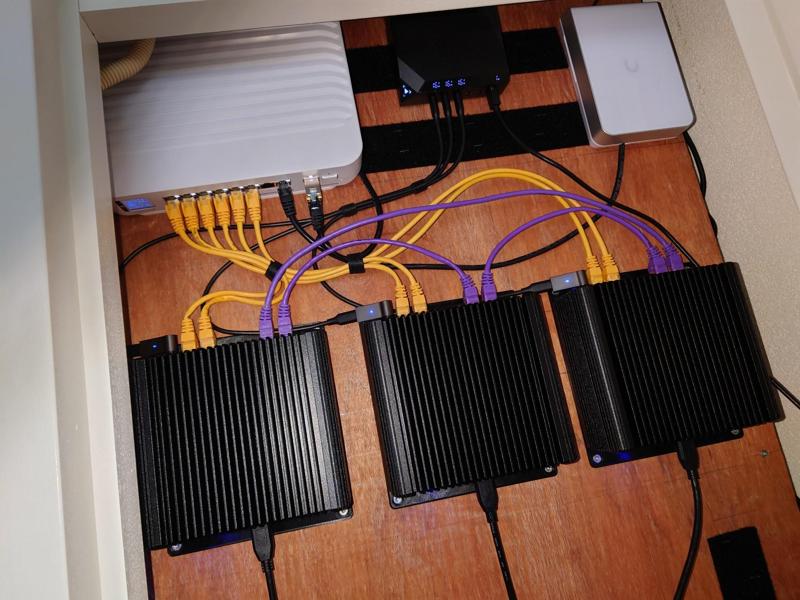 CWWK fanless 6x 2.5GbE wall plate