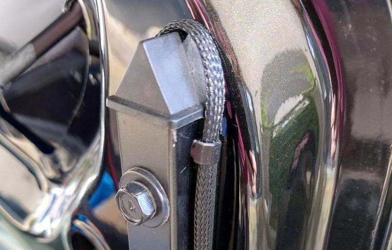 Chassis mounted cable clips