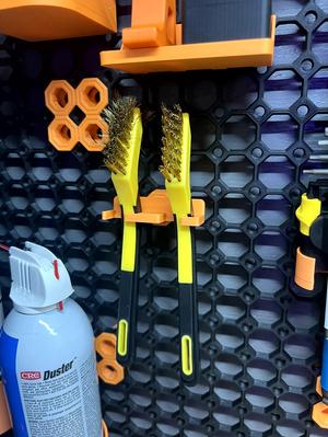 Multiboard Brass Brush Holder (Amazon Basics)