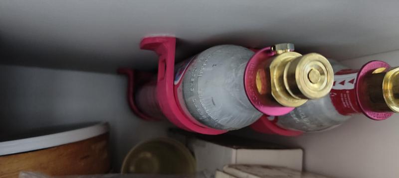 Semplice supporto porta bombole Sodastream