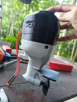 RC Outboard Motor (Remote Control) escalado al 150%