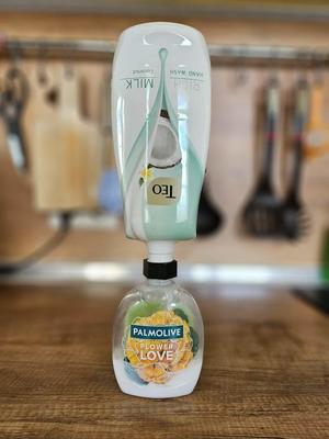 Nut-like bottle connector / coupler