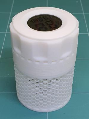 In-spool dessicant container with hygrometer - stronger weave, vented lid