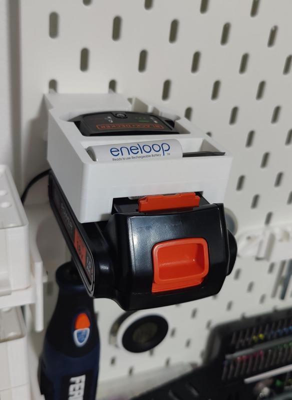 Black & Decker slide in battery charger for Skadis