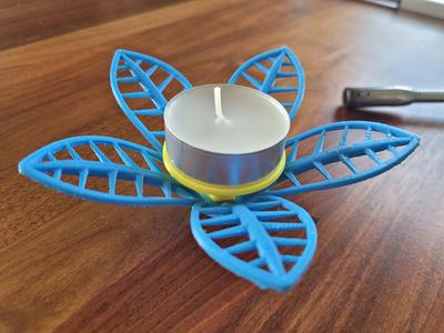 Flower-shaped tealight