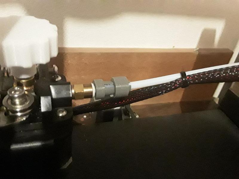 Compact Bowden Tube Clamp 