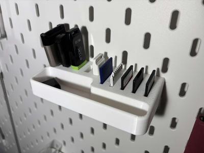 Skadis USB & SD holder