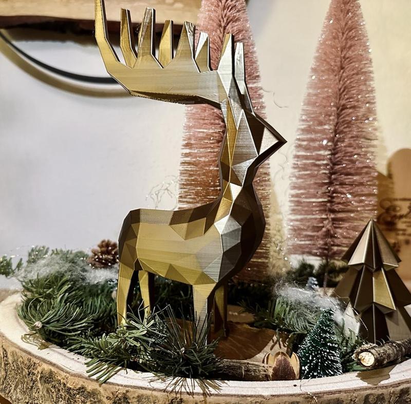 Low Poly Stylized Reindeer / Elk