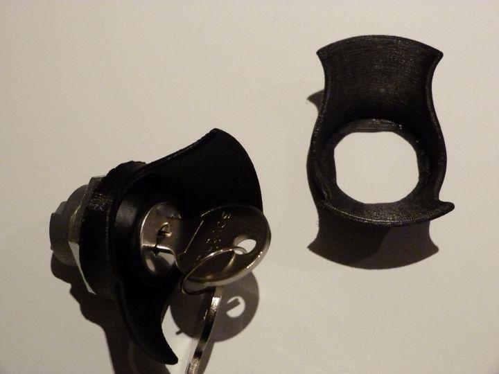 LOW PROFILE LOCK PULL