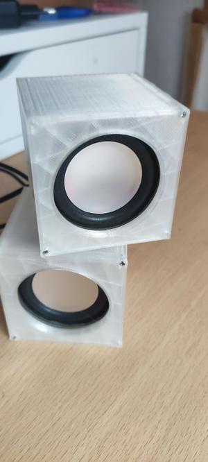 Mini speaker box