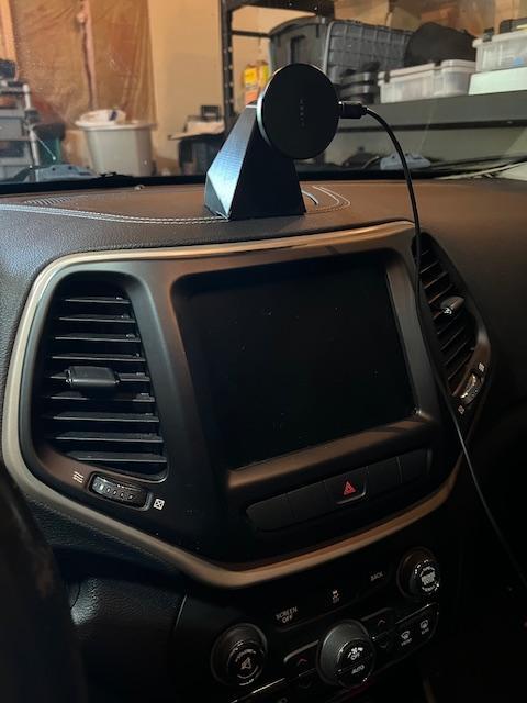 2014 Jeep Cherokee Dash Console Mount 2