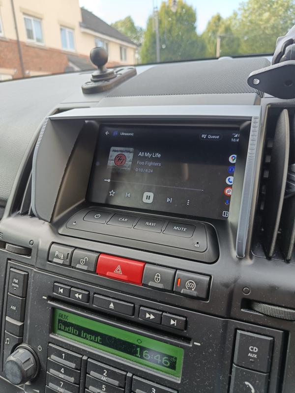 Freelander 2 Info Screen Shade