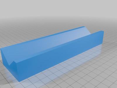 Self centering wedge with marking access