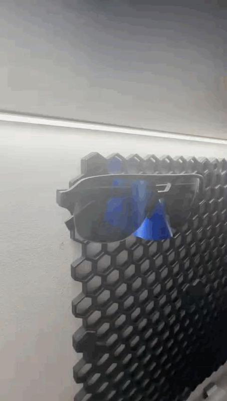 Glass Holder to honeycomb system