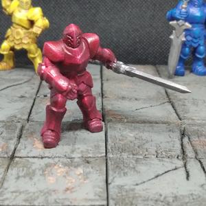 Crest Plate Knight Pose B, Miniature