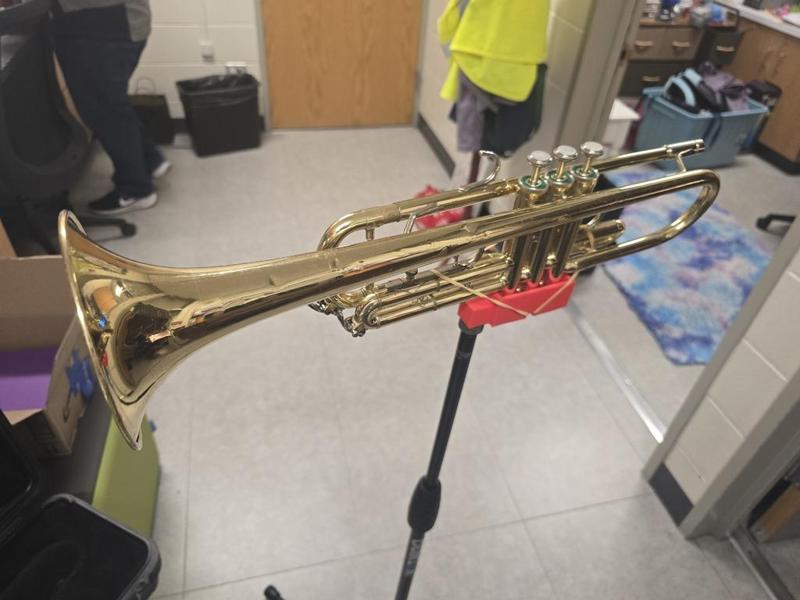 Adaptive Trumpet Mount